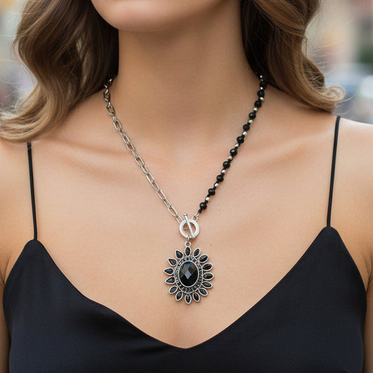 1268 - Crystal Pendant Necklace - Black